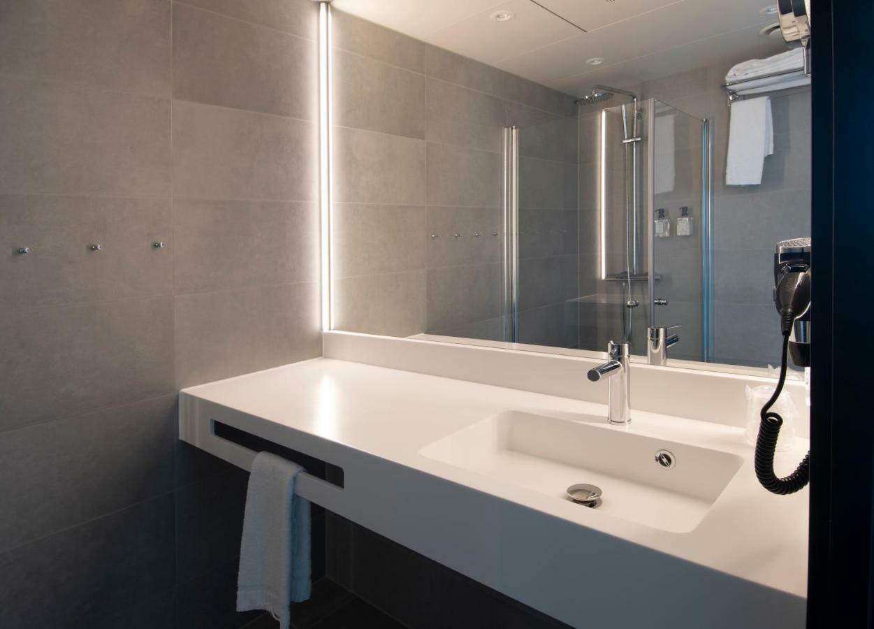 Отель Mandal Hotel 4*
